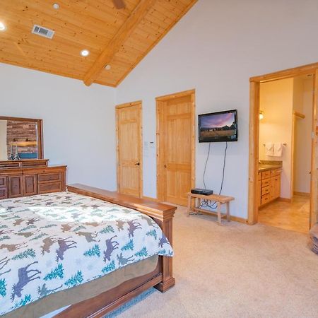 Meadowbrook Estates Ranch - Great Location, Great Lodge, Great Experience! Hot Tub And More! Big Bear City Kültér fotó