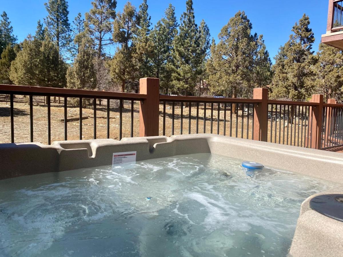 Meadowbrook Estates Ranch - Great Location, Great Lodge, Great Experience! Hot Tub And More! Big Bear City Kültér fotó